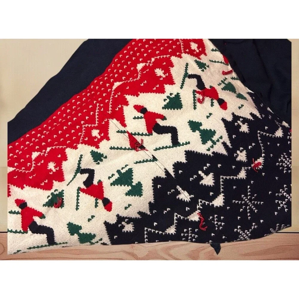 Vintage Winter Blanket Quilt Snowflake Folk Art Skiing 85x60 Mid Century Throw
